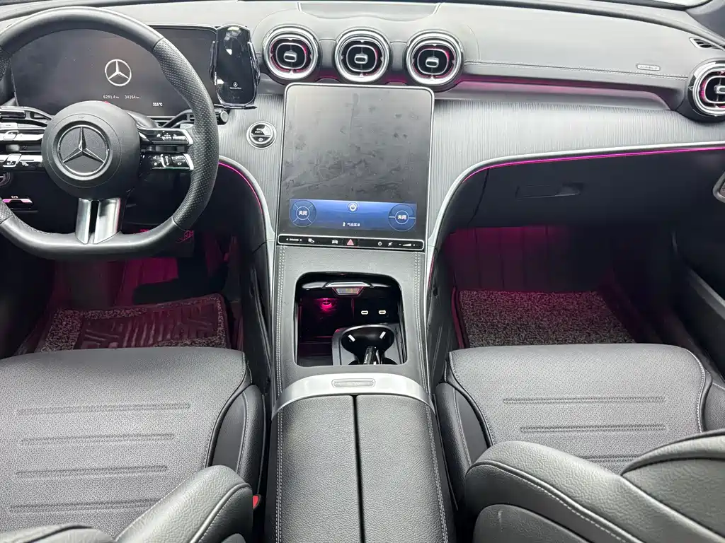 Mercedes-Benz C-Class — миниатюра 11