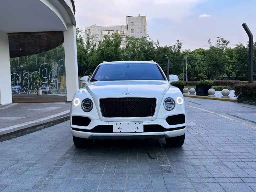Bentley Bentayga — миниатюра 2