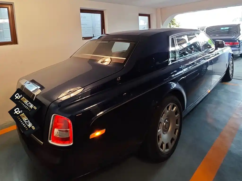 Rolls-Royce Phantom — миниатюра 4