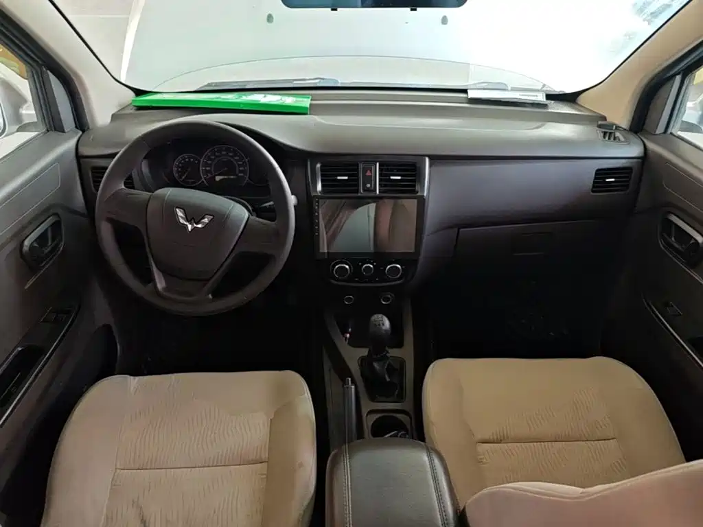Wuling Rongguang V — миниатюра 10