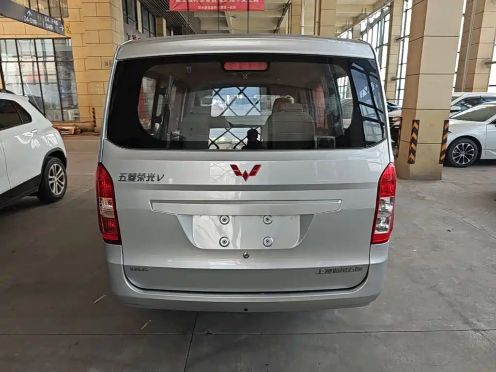 Wuling Rongguang V — миниатюра 6