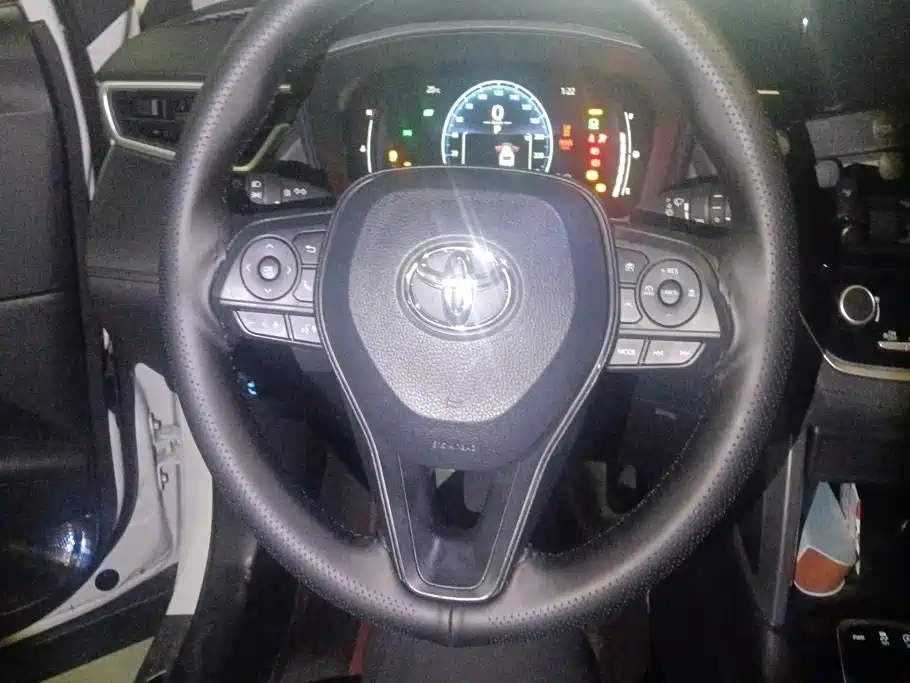 Toyota Corolla Cross — миниатюра 15
