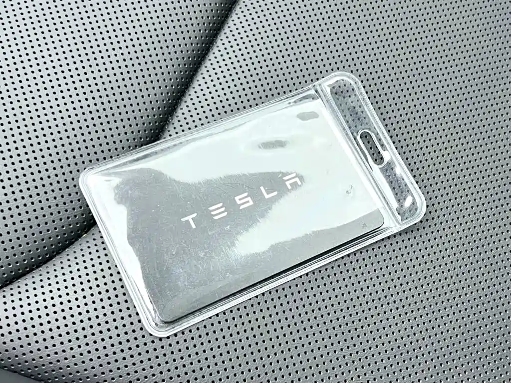 Tesla Model 3 — миниатюра 14