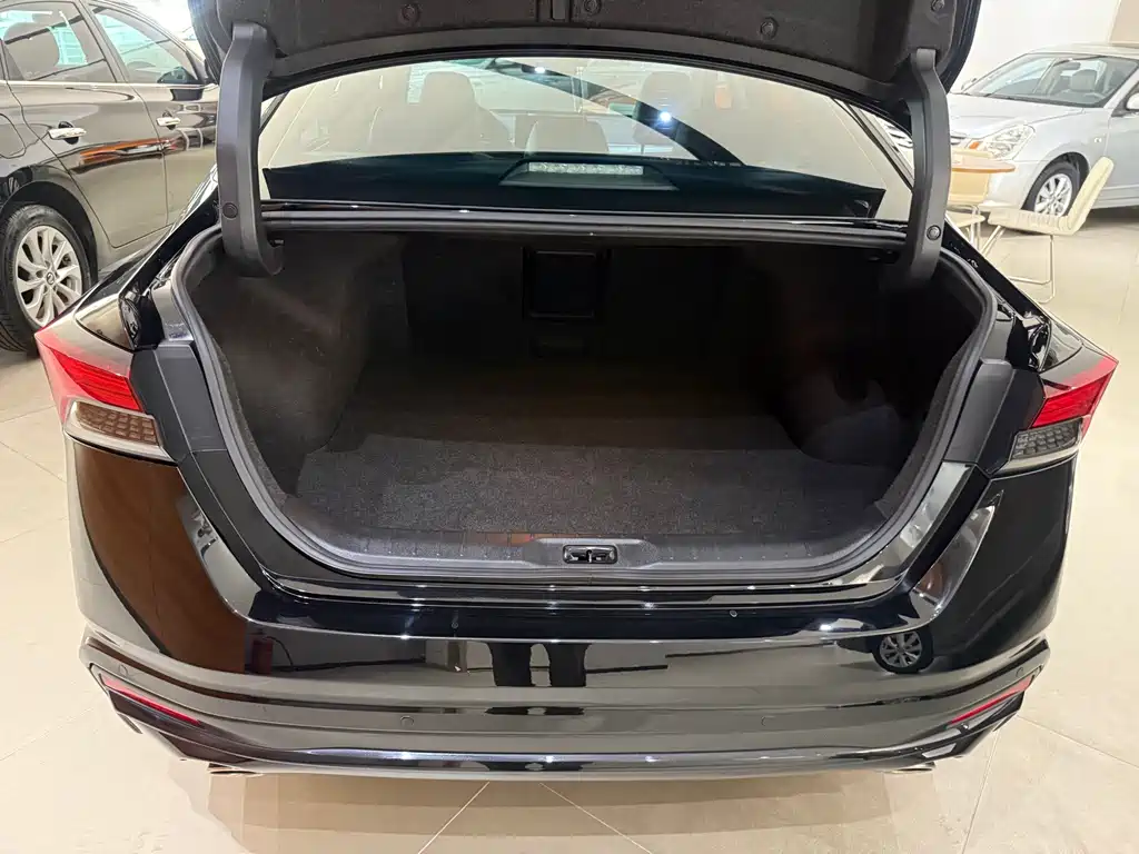 Nissan Teana — миниатюра 12