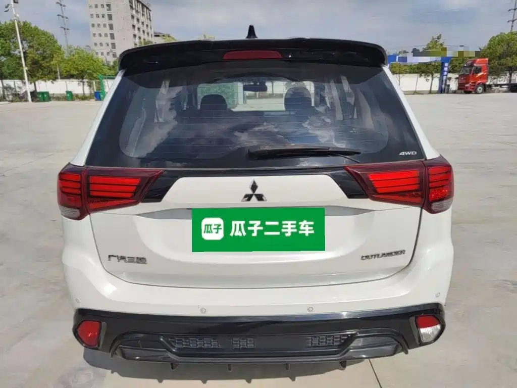 Mitsubishi Outlander — миниатюра 6