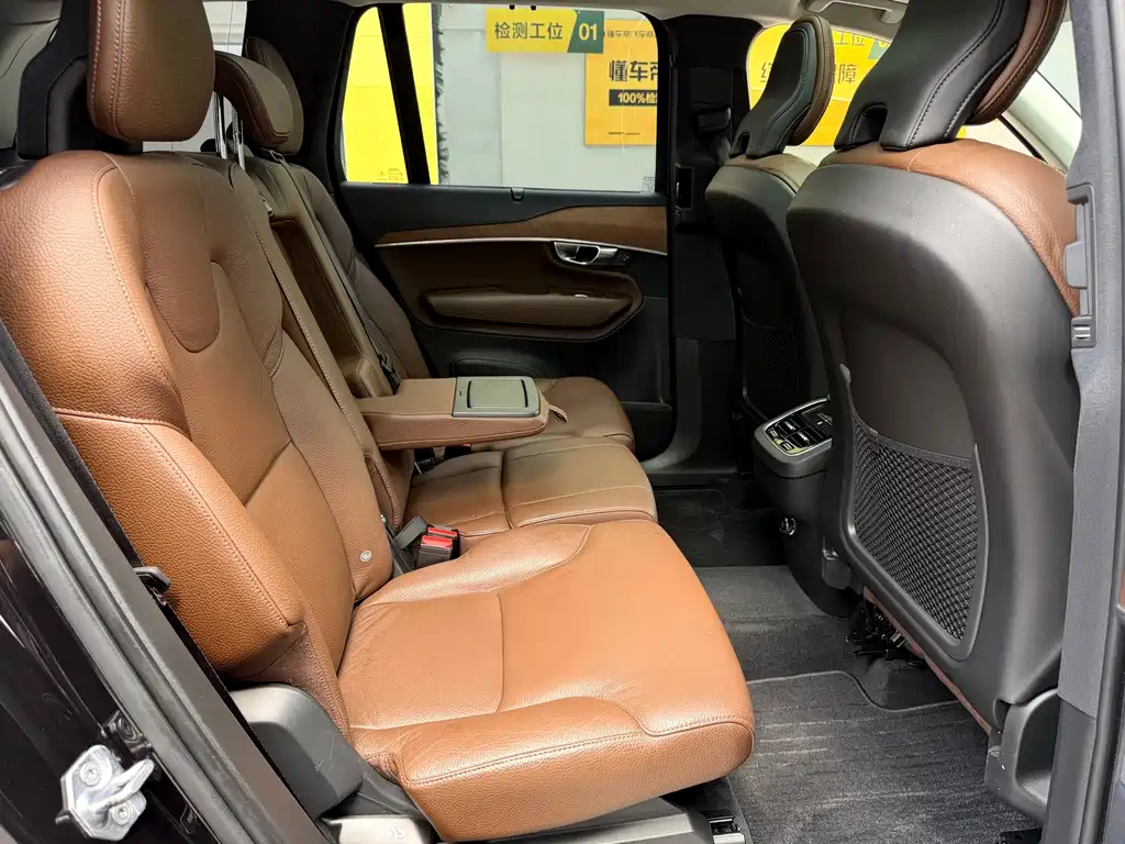 Volvo XC90 — миниатюра 9