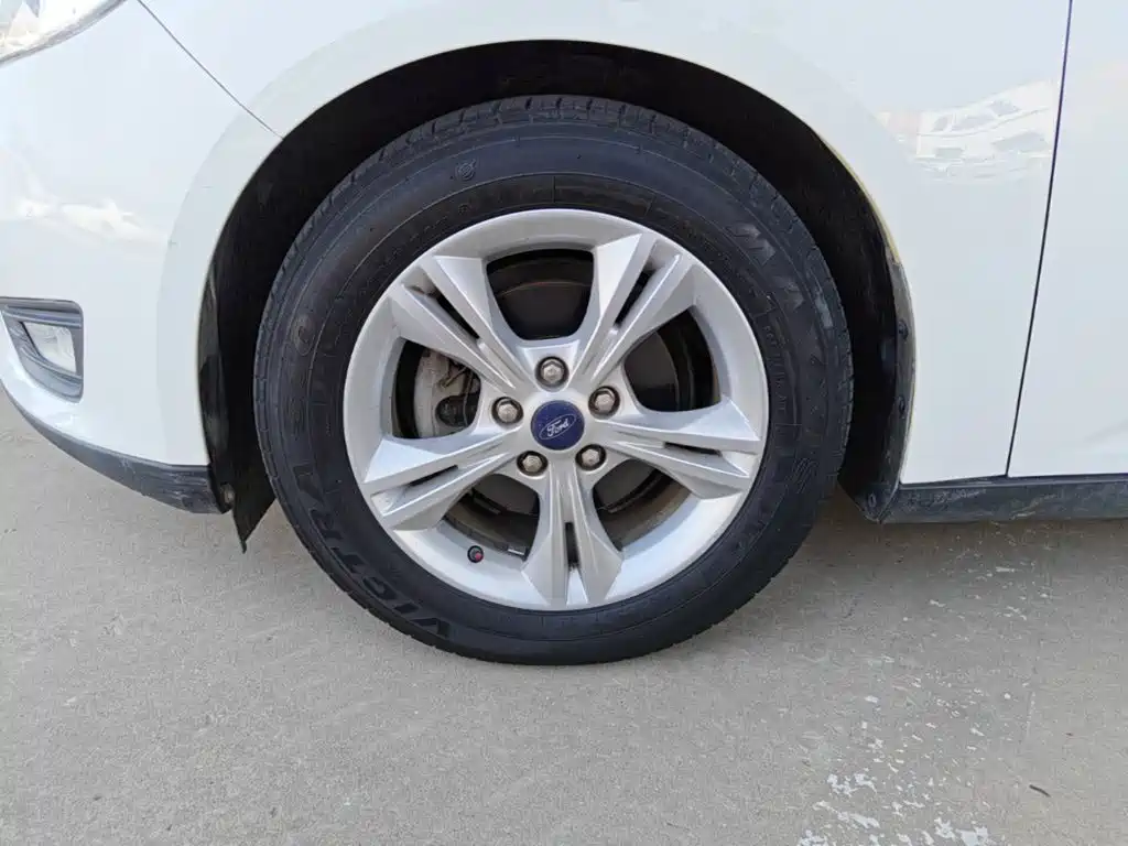 Ford Focus — миниатюра 23