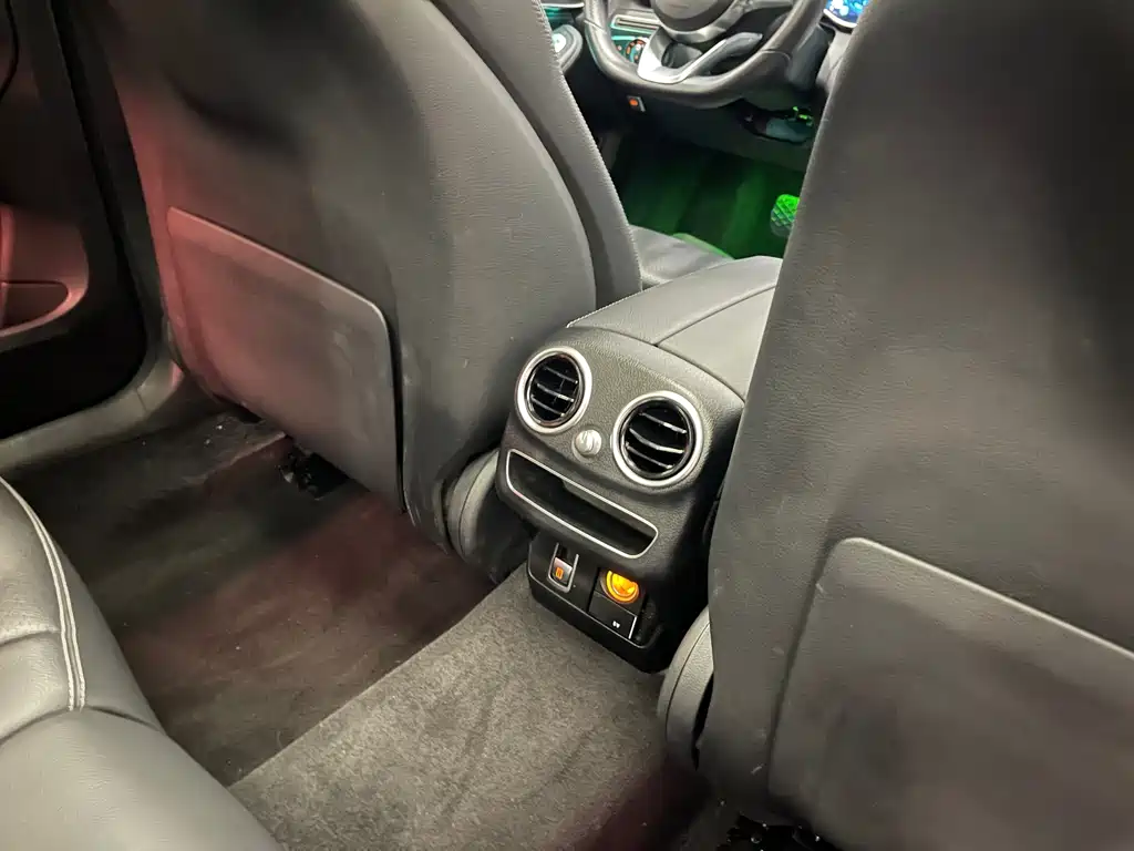 Mercedes-Benz C-Class — миниатюра 23