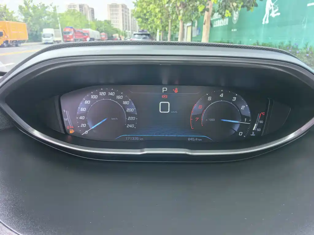 Peugeot 5008 — миниатюра 15