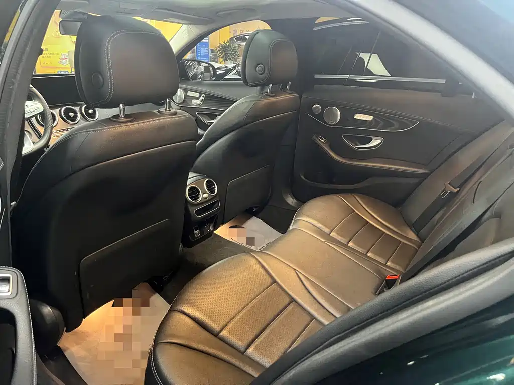 Mercedes-Benz C-Class — миниатюра 5