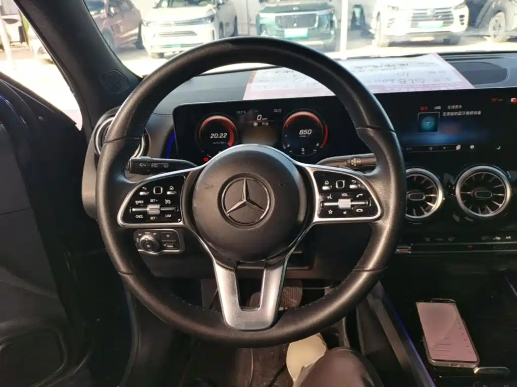 Mercedes-Benz GLB — миниатюра 11