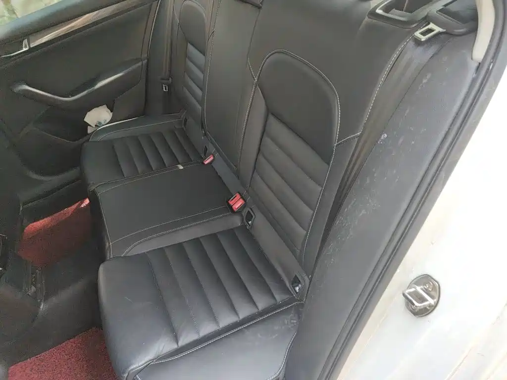 Skoda Superb — миниатюра 13