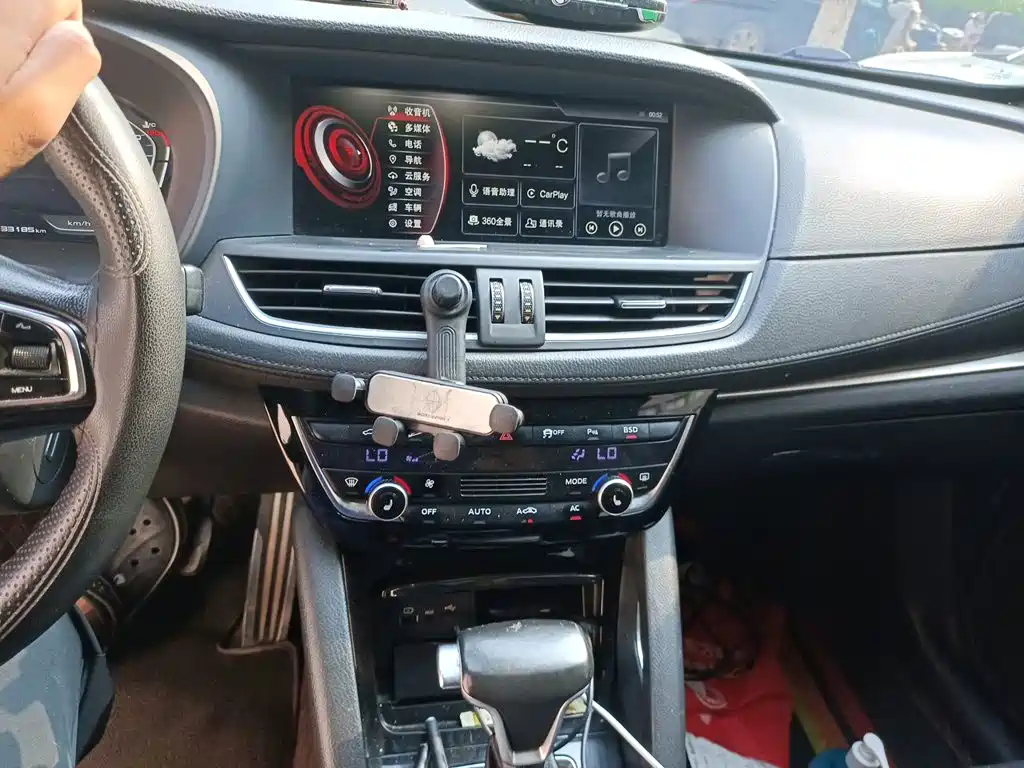 Borgward BX7 — миниатюра 10