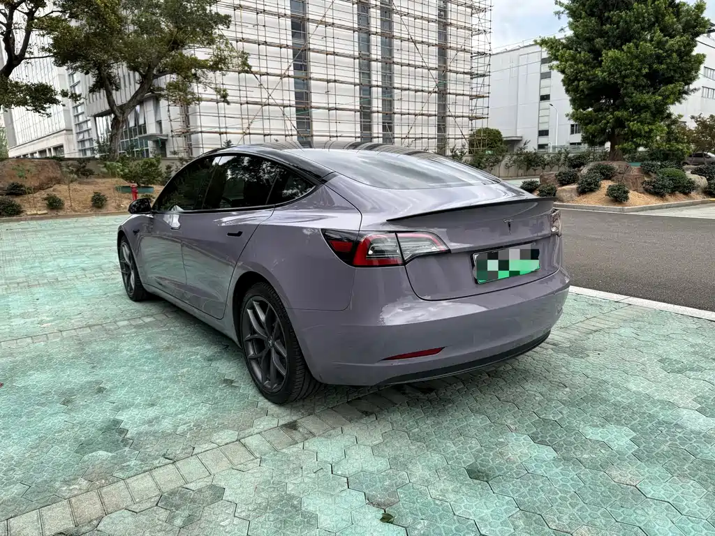 Tesla Model 3 — миниатюра 13