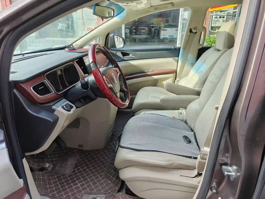 Buick GL8 — миниатюра 7
