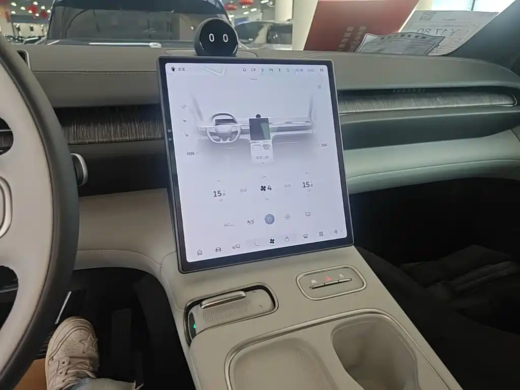 NIO ES6 — миниатюра 13
