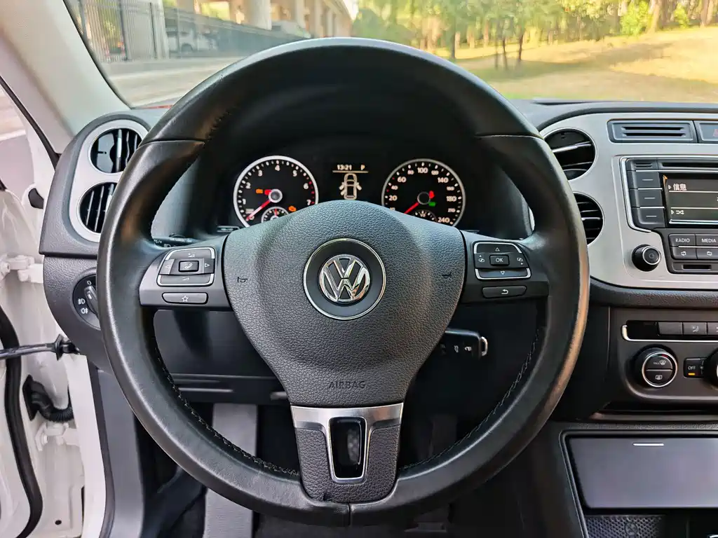 Volkswagen Tiguan — миниатюра 8