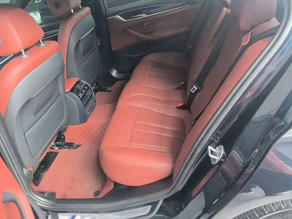 BMW 5 Series — миниатюра 17