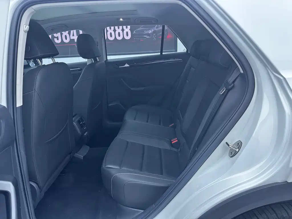 Volkswagen T-Roc — миниатюра 5