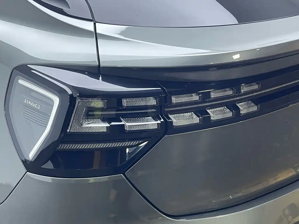 Lynk & Co 05 — миниатюра 12