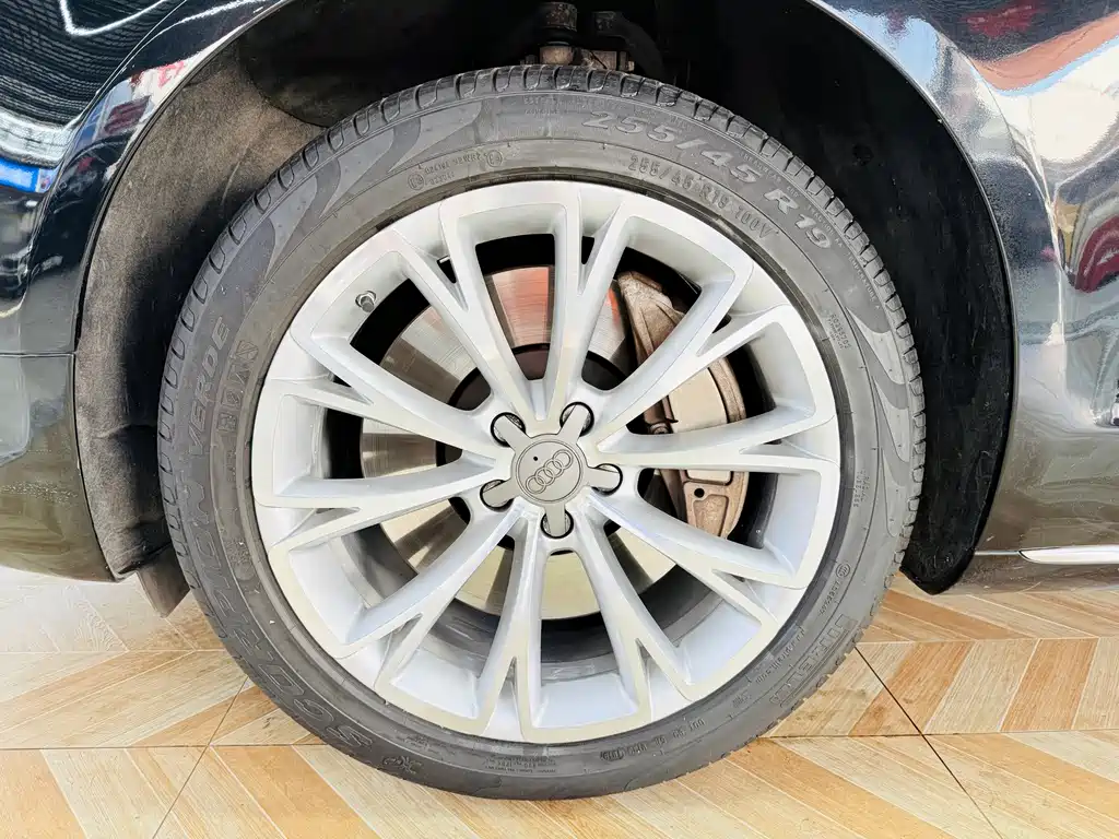 Audi A8 — миниатюра 6