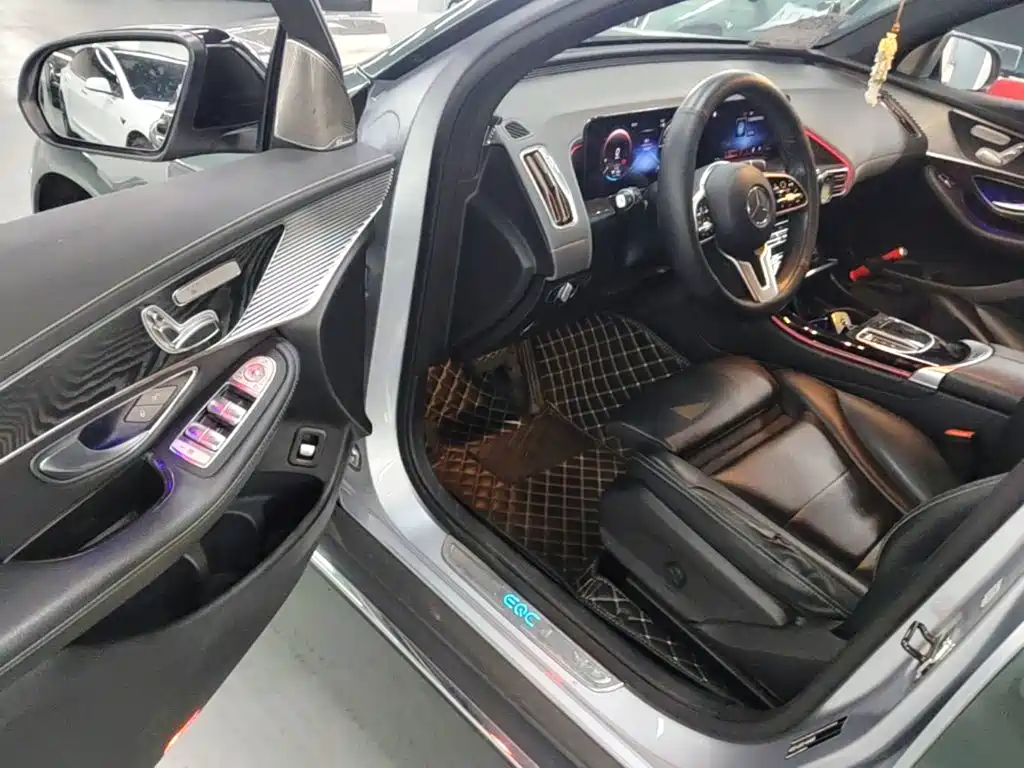 Mercedes-Benz EQC — миниатюра 16