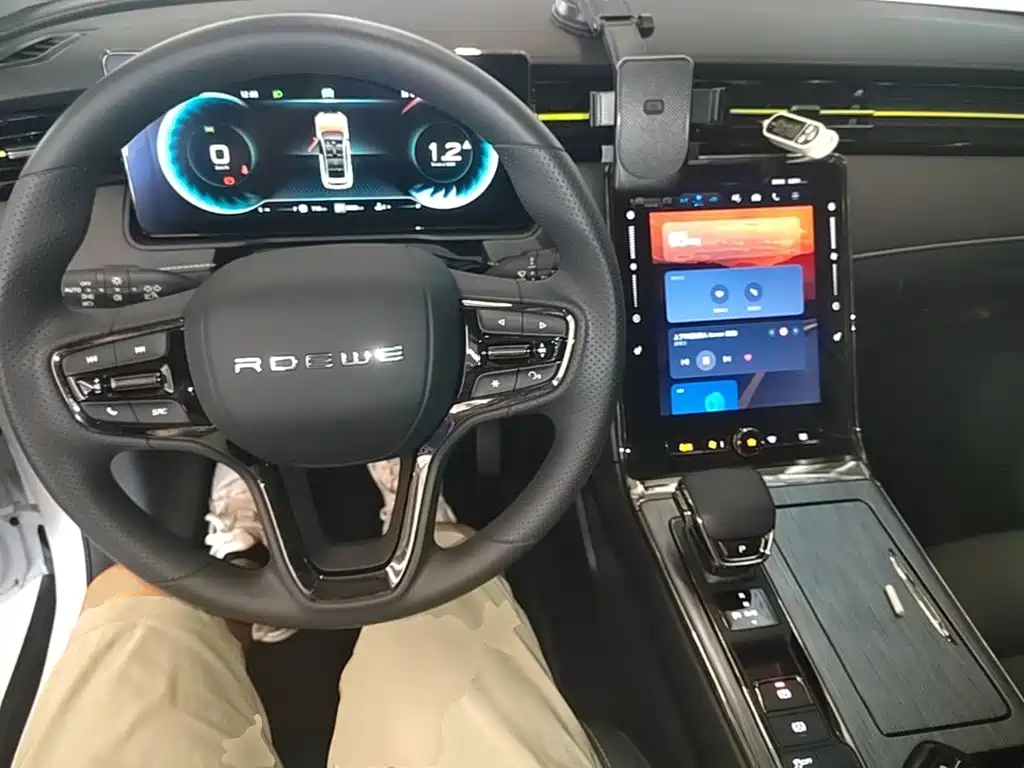 Roewe RX5 — миниатюра 10