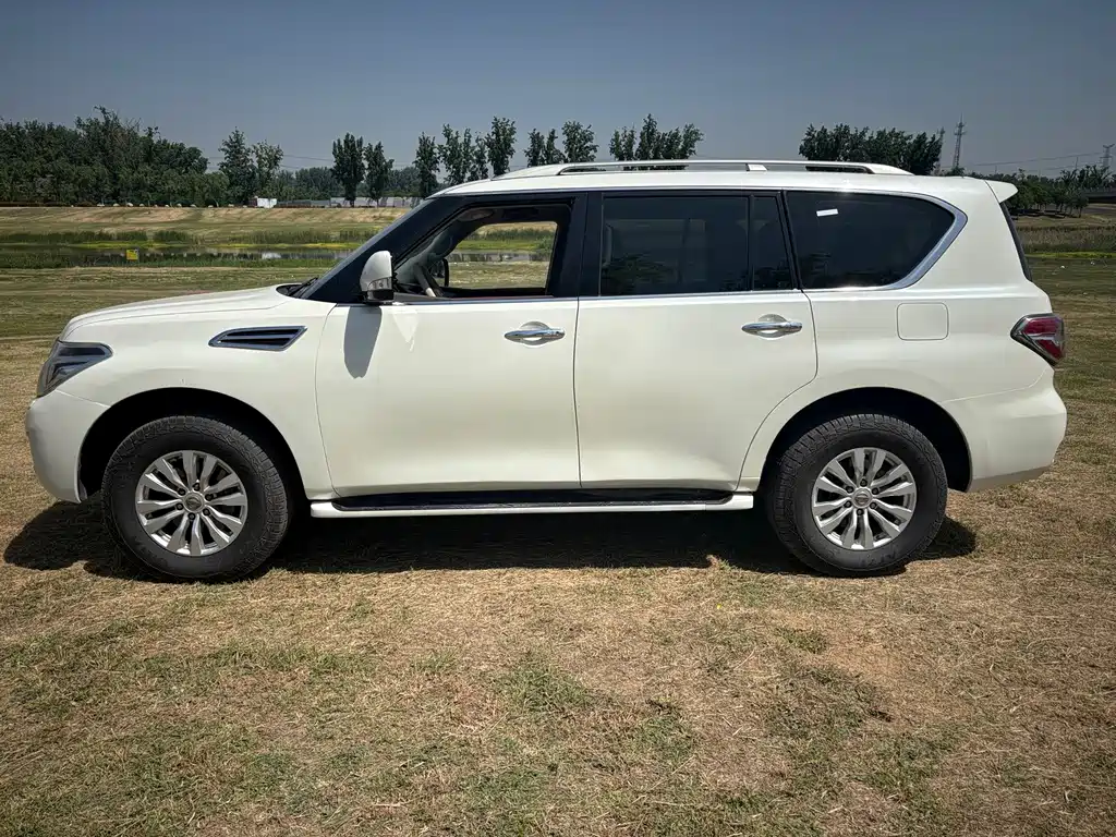 Nissan Patrol — миниатюра 4