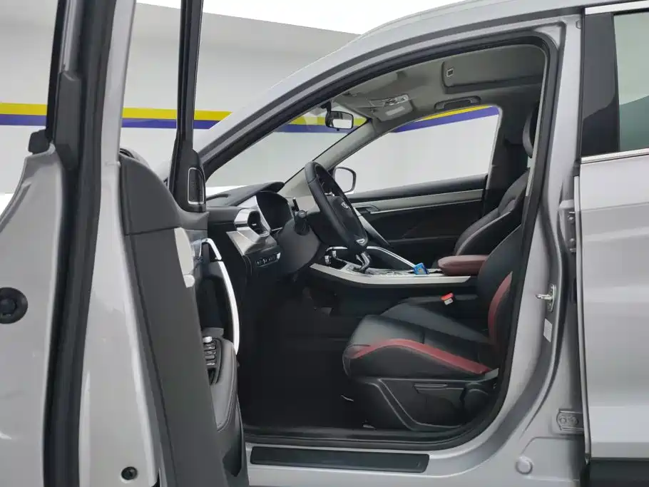 Geely Binyue — миниатюра 9