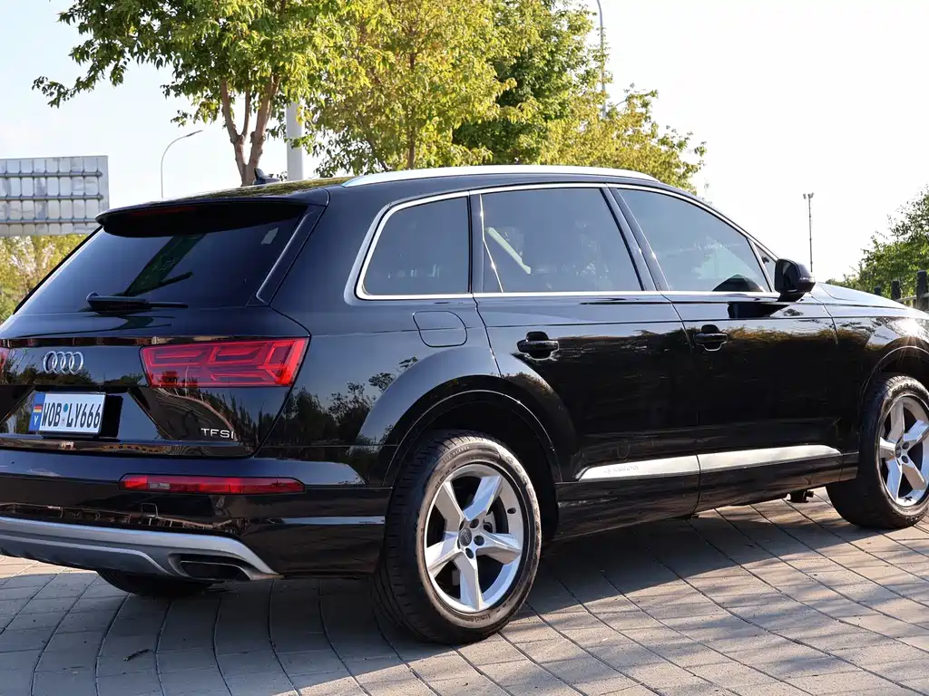Audi Q7 — миниатюра 13
