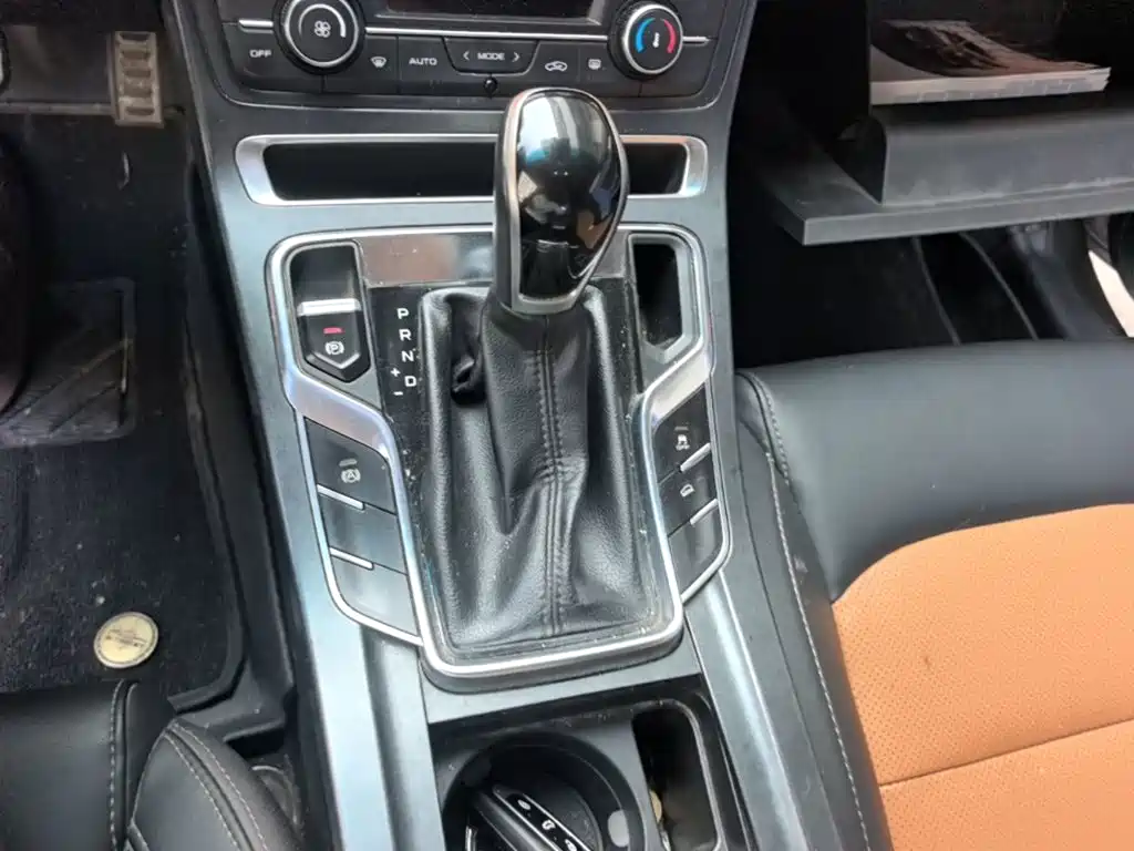 Geely Vision S1 — миниатюра 14