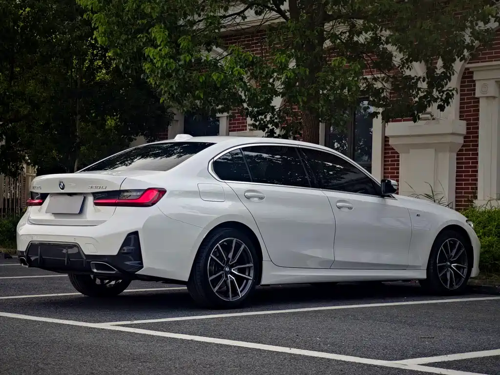 BMW 3 Series — миниатюра 7