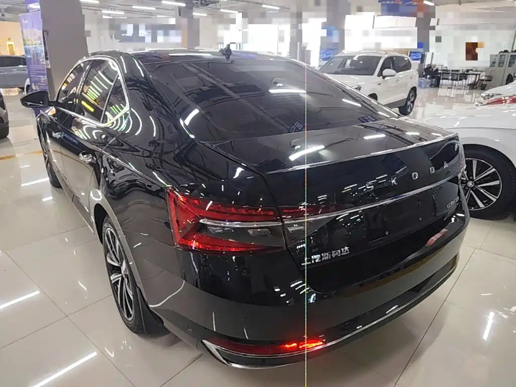 Skoda Superb — миниатюра 5
