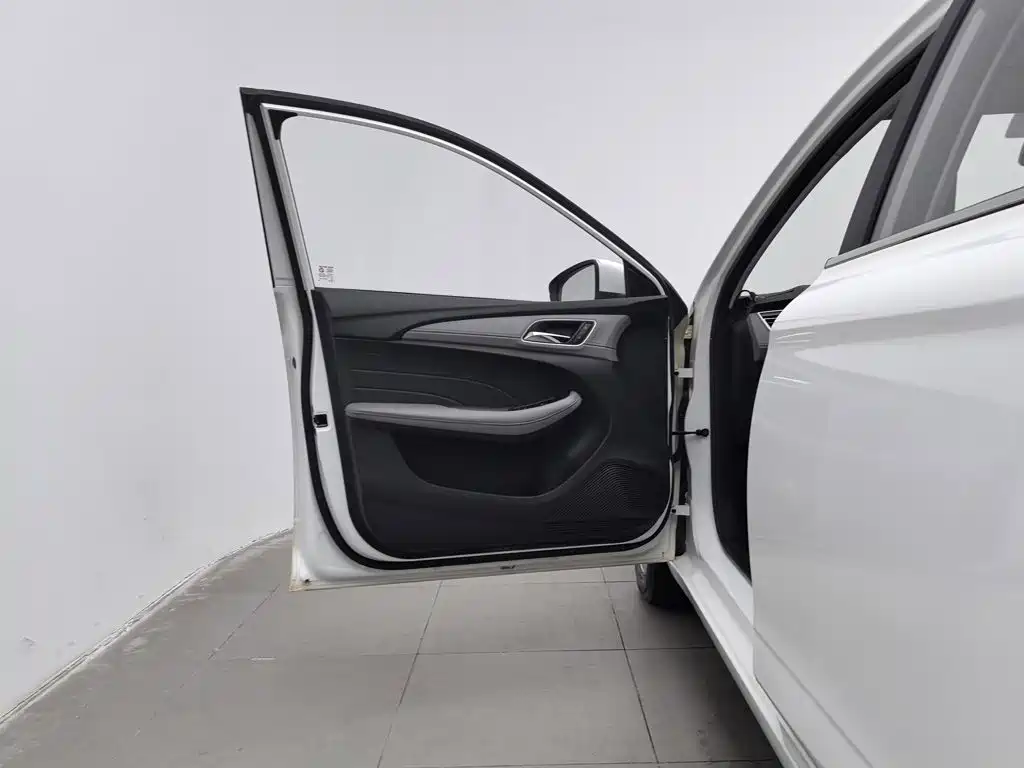 Roewe Ei5 — миниатюра 8