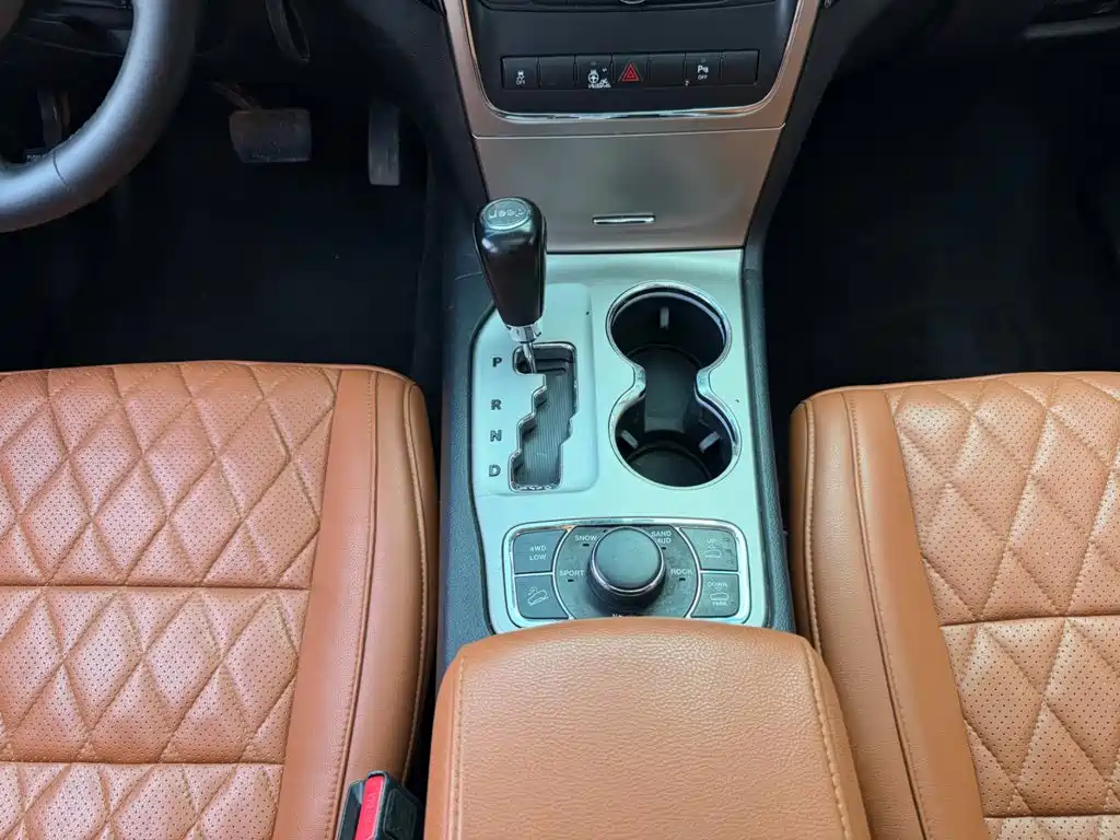 Jeep Grand Cherokee (Import) — миниатюра 7
