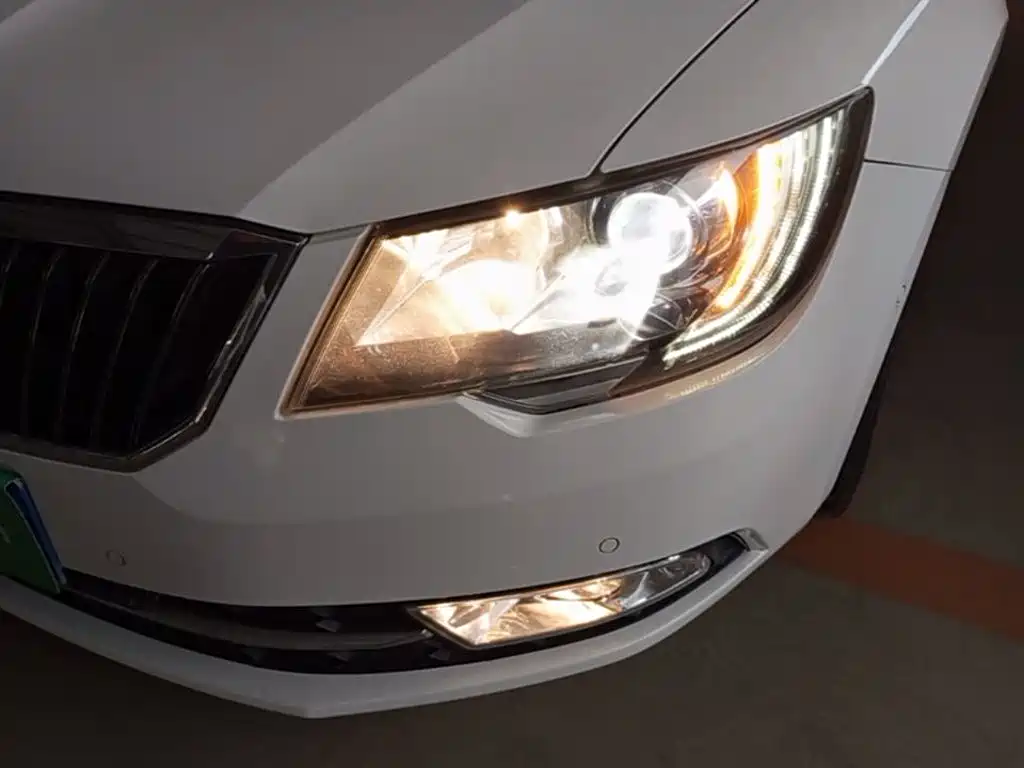 Skoda Superb — миниатюра 24