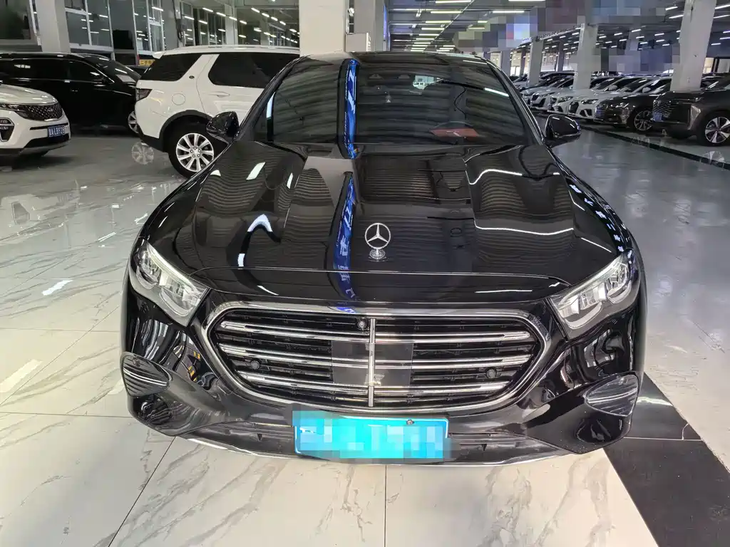 Mercedes-Benz E-Class — миниатюра 2