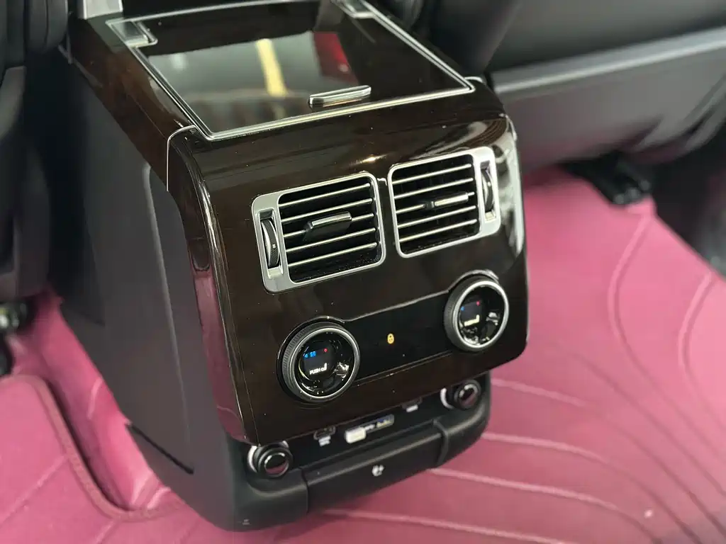 Land Rover Range Rover — миниатюра 13