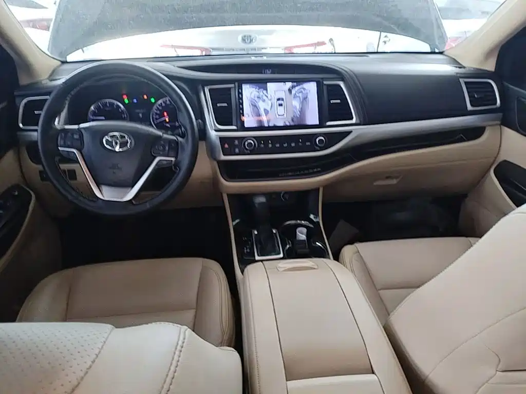 Toyota Highlander — миниатюра 10