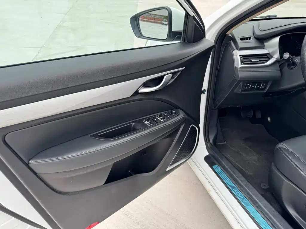 Geely Emgrand — миниатюра 12