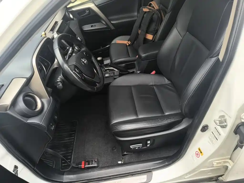 Toyota RAV4 — миниатюра 15