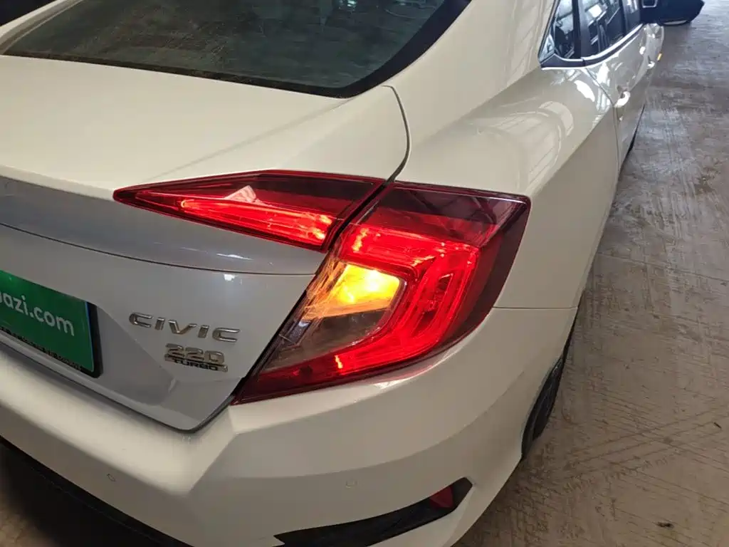 Honda Civic — миниатюра 8
