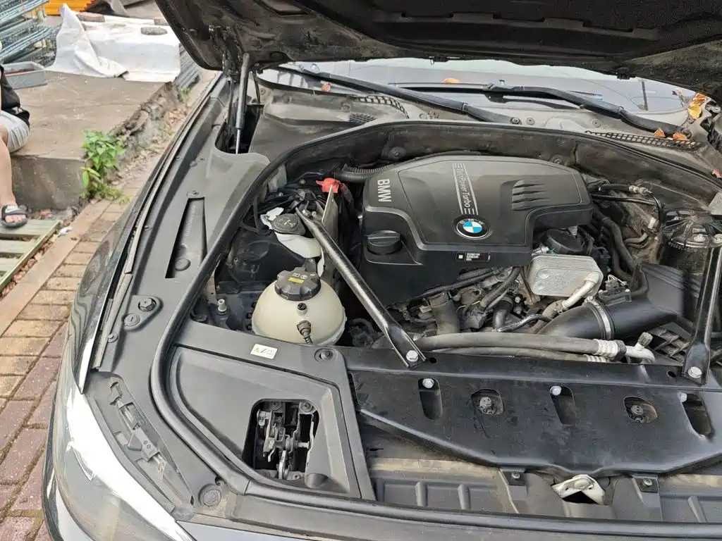 BMW 5 Series — миниатюра 23