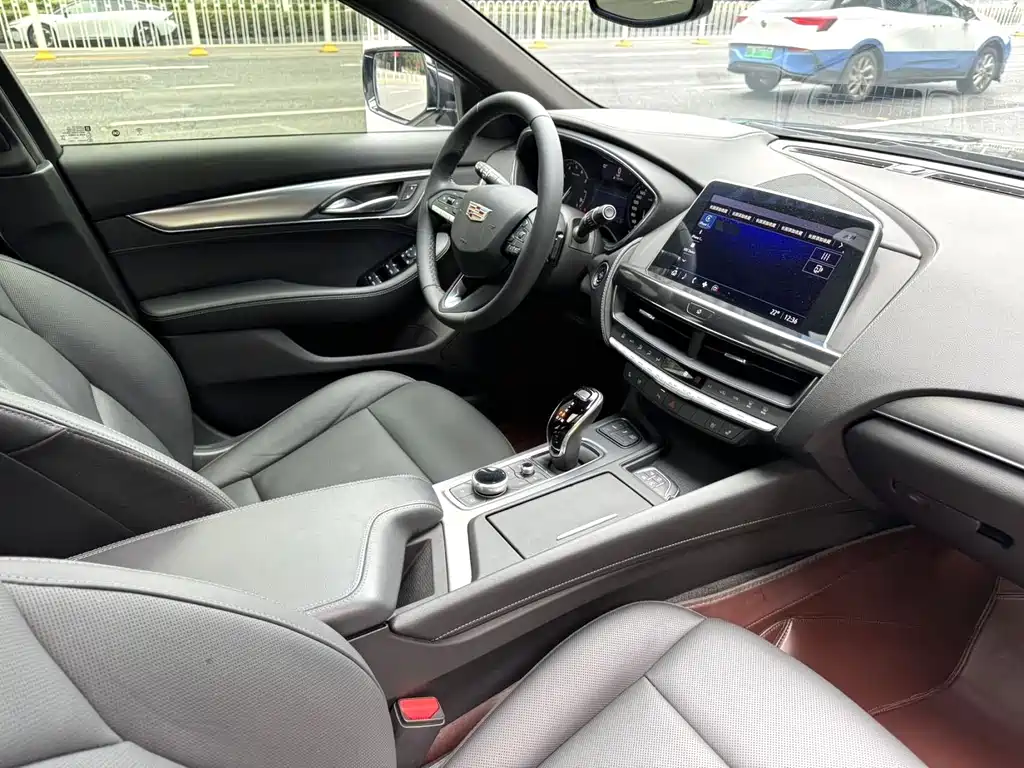 Cadillac CT5 — миниатюра 4