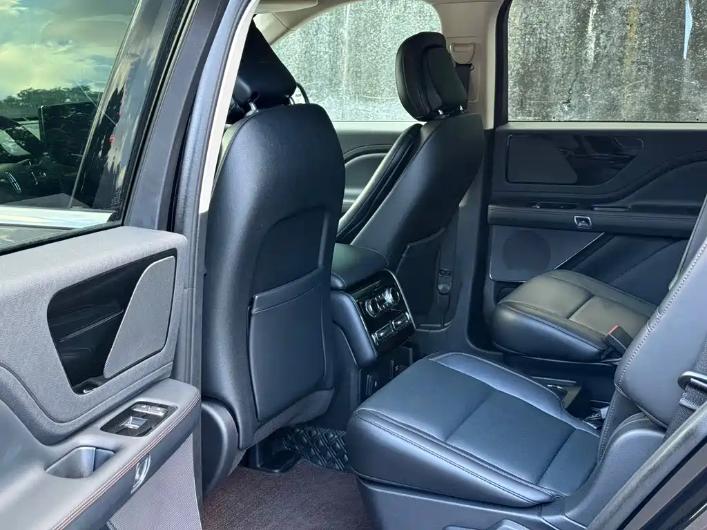 Lincoln Aviator — миниатюра 9