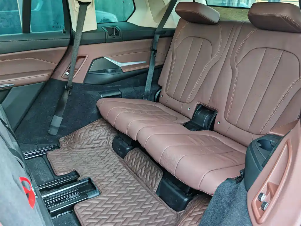 BMW X7 — миниатюра 20