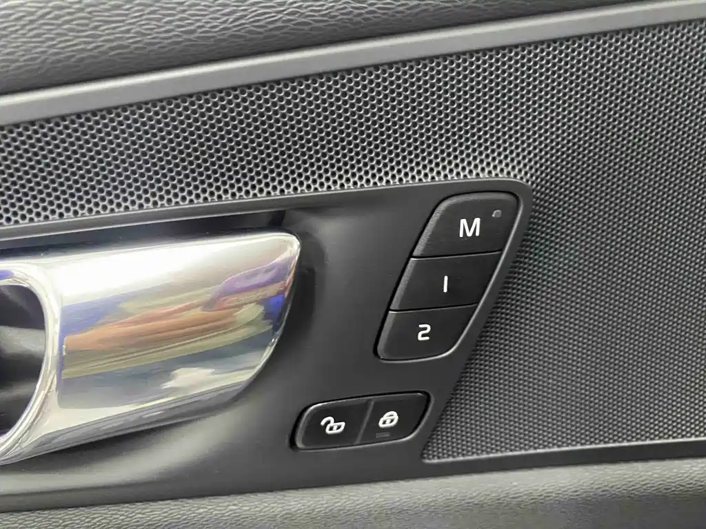 Volvo XC60 — миниатюра 16