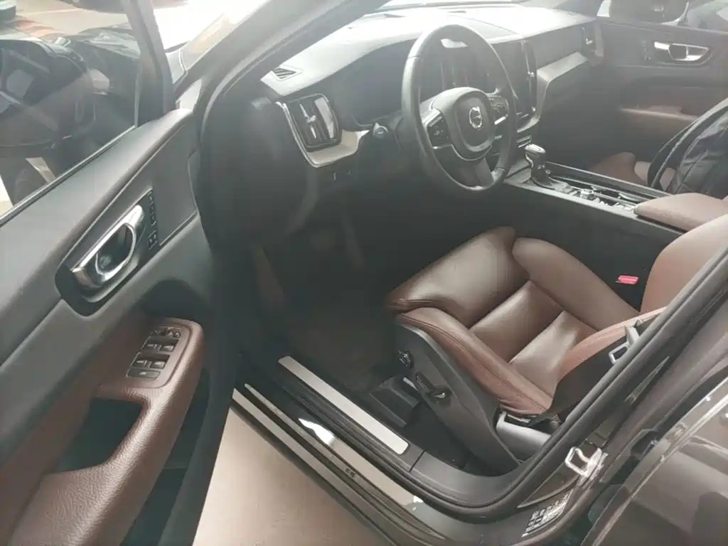 Volvo XC60 — миниатюра 16