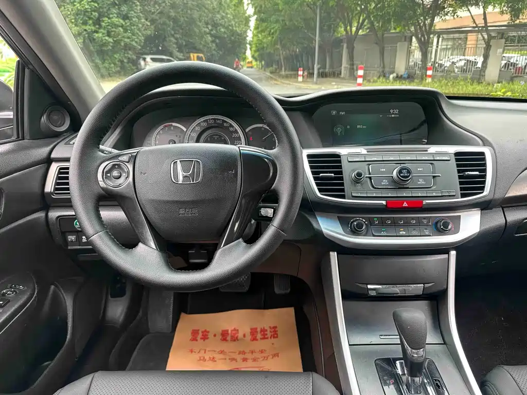 Honda Accord — миниатюра 11