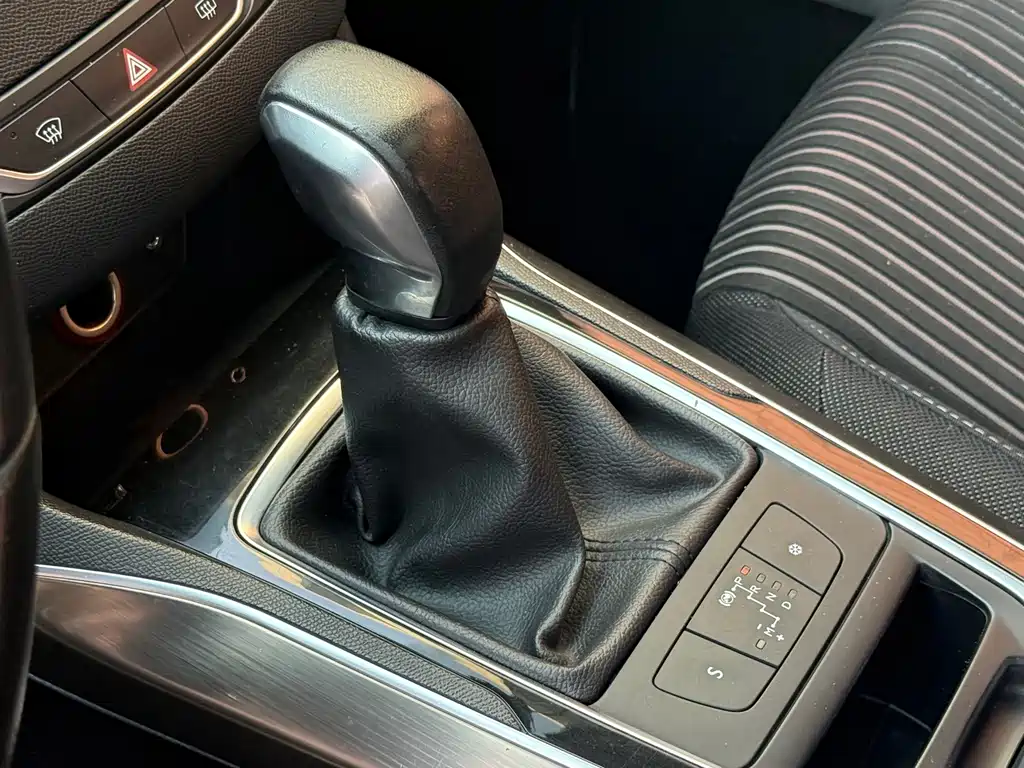 Peugeot 408 — миниатюра 7